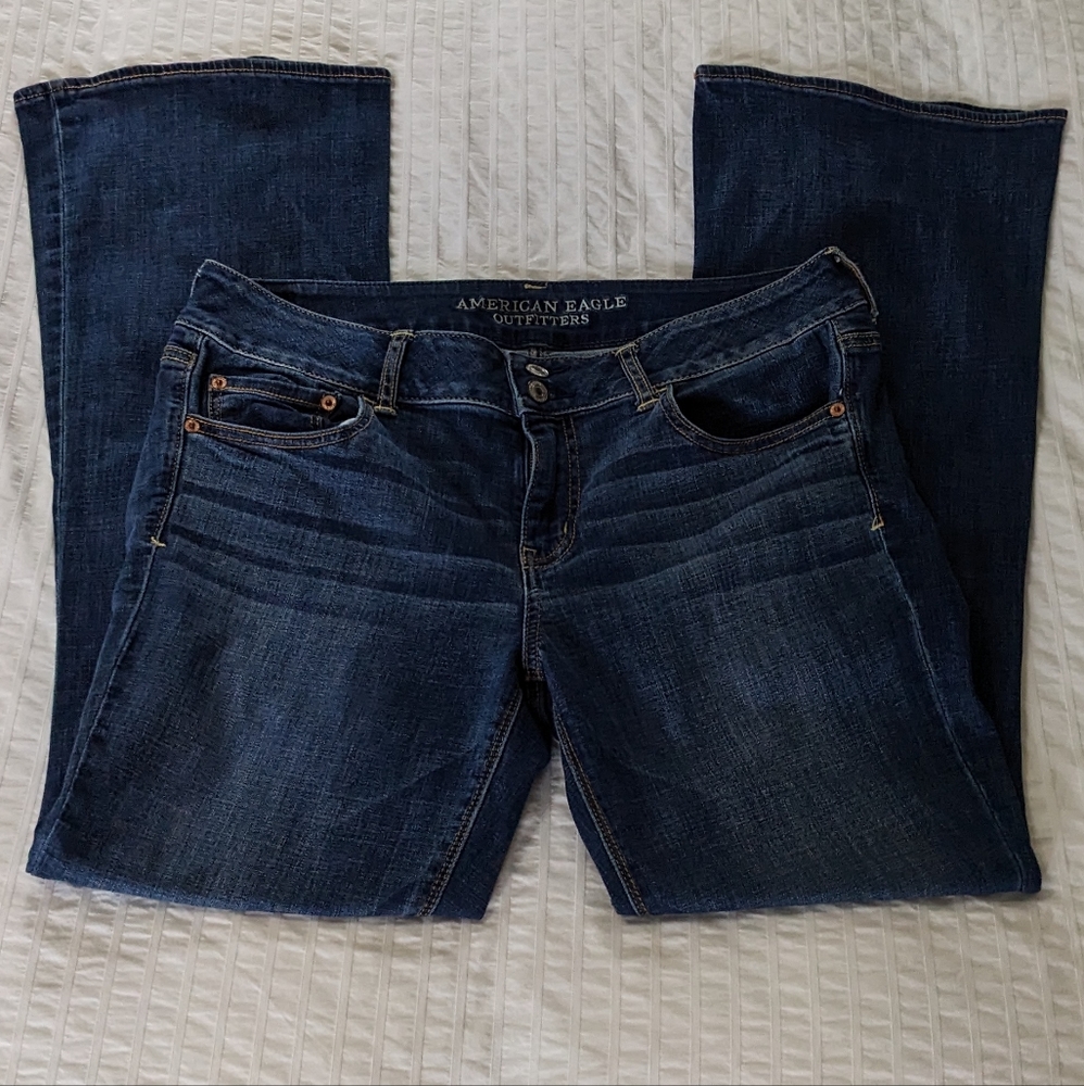 14 regular American Eagle Outfitters artist super stretch flare jeans